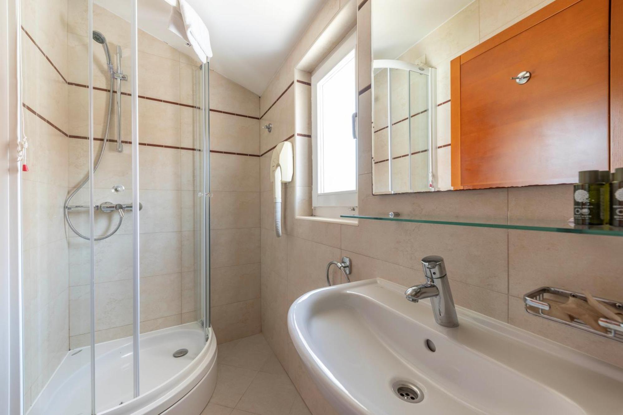 B&B Ciao Bella Lussingrande Esterno foto