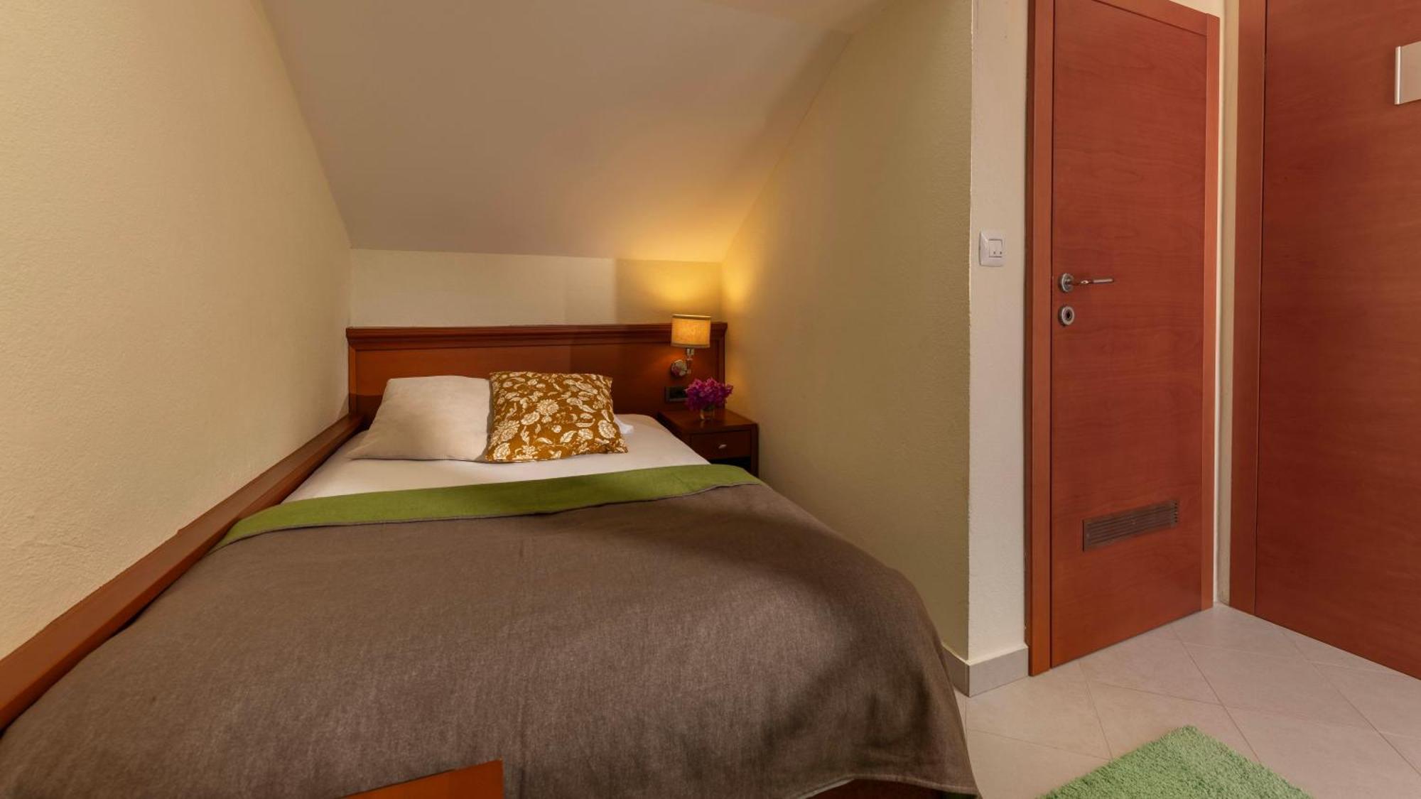 B&B Ciao Bella Lussingrande Esterno foto