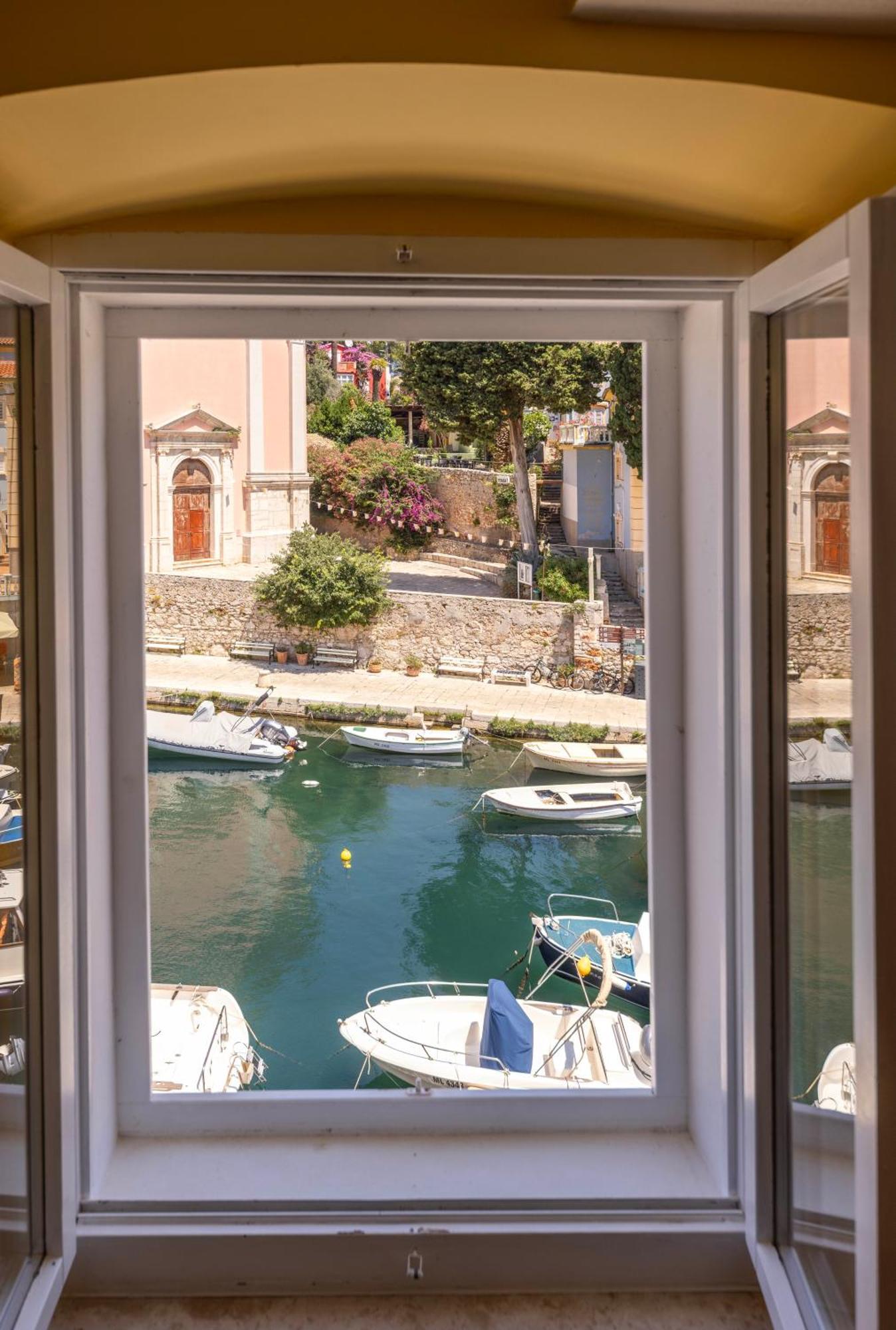 B&B Ciao Bella Lussingrande Esterno foto